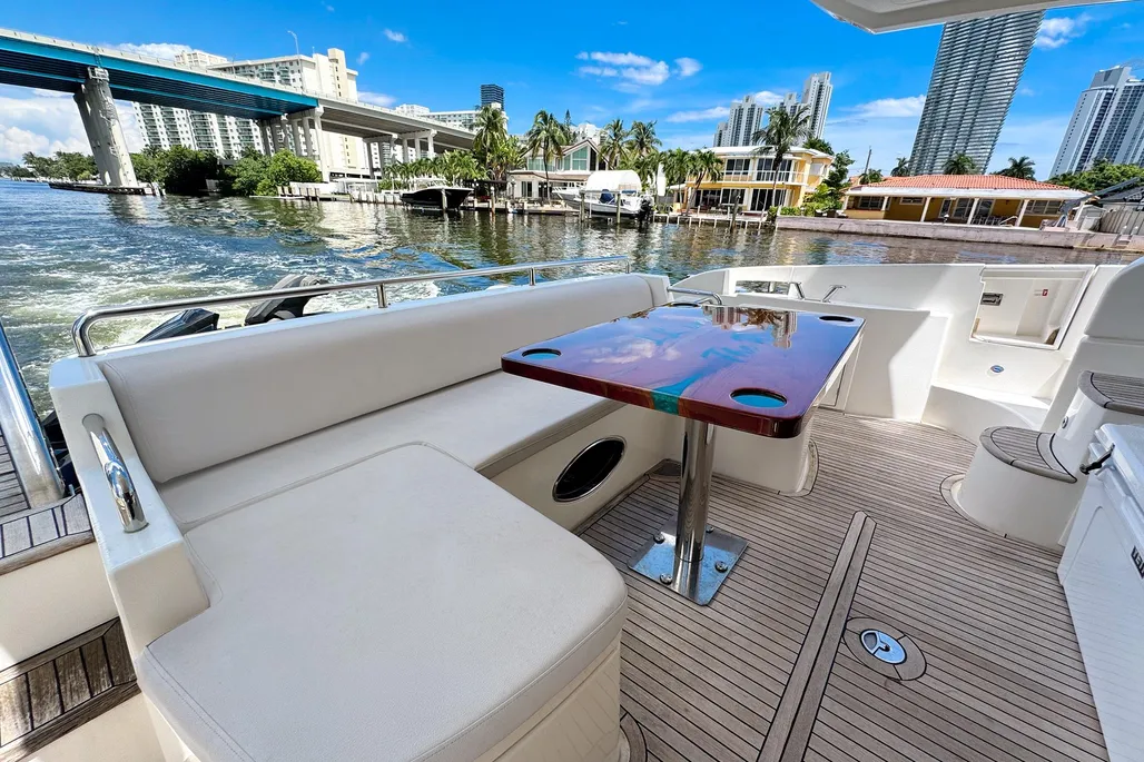 Yacht Photo 12